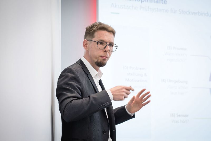 Steckverbinderkongress 2023 Tag 2: Kongress mit Trendthemen von PCF über DC-Steckverbinder, Hybridsteckverbinder, Qualifizierung, Single Pair Ethernet, Hands-on Workshops bis zu 3D-Druck und Konfektionierung. (Bild: Stefan Bausewein)