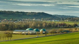 Durch die Kooperation mit Naturenergie Rotachtal GmbH & Co. KG bezieht Vetter per Direktleitung Biomethan für seinen Standort in Mariatal. (Bild:  Naturenergie Rotachtal GmbH & Co. KG)