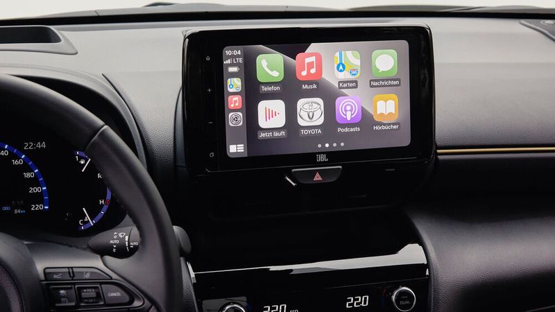 Auf der Höhe der Zeit ist auch das Infotainmentsystem mit Touchscreen. Hier die Topversion mit großem 9,3-Zoll-Display. (Bild: Toyota)