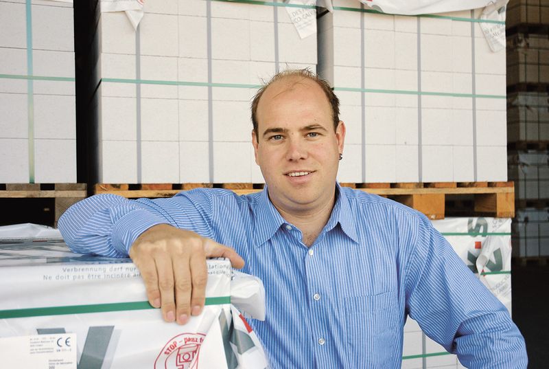 Ist überzeugt vom neuen Jungheinrich-Stapler: Christopher Reid, verantwortlich für die Flurfördermittel bei der Creabeton Matériaux AG. (Bild: Jungheinrich)