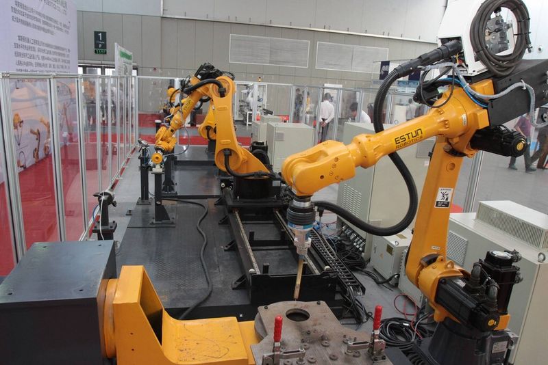 Für Industrieroboter gab es eine eigene Sonderschau. (Bild: AMB China)