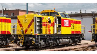 Die Hybridtechnik von Alstom ist in allen Rangierdienstbereichen einsetzbar. Maximal leistet die Lok 600 kW. (Bild: DB)