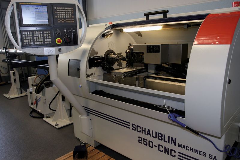 Die Schaublin 250-CNC ist mit Prismenführungen für die hochpräzise Führung des Revolverschlittens ausgestattet.  (Bild: Anne Richter, SMM)
