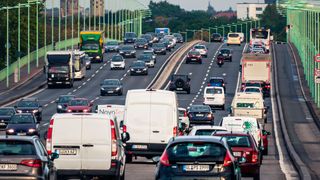 Die EU-Kommission, die Deutschland verklagt hatte und nun vor dem EuGH gewann, pocht auf schnelle Gegenmaßnahmen, um die Luft in deutschen Städten sauberer zu machen. (Bild: gemeinfrei)