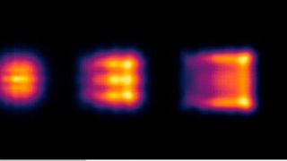 So läuft die Umverteilung der Laserstrahlintensität während der Propagation (Ausbreitung) nach Reflexion an einer Phasenmaske eines LCoS-SLM ab. Links die Initialverteilung, rechts die Zielverteilung. (Bild: Fraunhofer-ILT)