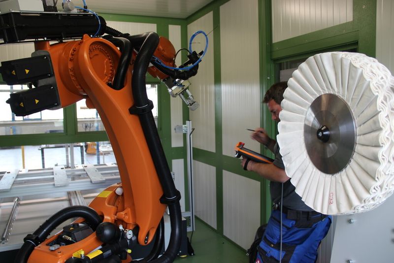 Impressionen aus der Produktion bei der SHL Automatisierungstechnik AG. (Bild: Itasse)