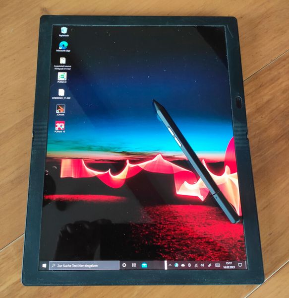 Der Stift ist mit einer weichen Spitze ausgestattet, um die Kunststoffoberfläche des OLED-Panels nicht zu beschädigen. Dadurch ergibt sich auch ein Schreibgefühl ähnlich wie auf Papier. (Vogel IT-Medien)