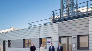 (v.l.n.r.): Kai-Oliver Feldmann, Global Technical Manager Advanced Polyurethanes; Lauren Kjeldsen, President Specialty Additives Division; Patrick Muhlack, Leiter Standort Essen Goldschmidtstraße; Dr. Ralph Marquardt, Leiter PU-Additivgeschäft (Nielinger Christian/Evonik)