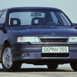 Den Opel Vectra gab es vor 30 Jahren erstmals mit Allrad.(Bild:  Opel)