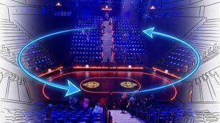 Für „The Hunger Games: On Stage“ tragen und bewegen Antriebssysteme Tribünenblöcke mit einer dynamischen Last von bis zu 26 Tonnen – Platz für bis zu 112 Zuschauer pro Block. (Bild: Troubadour Canary Wharf Theatre)
