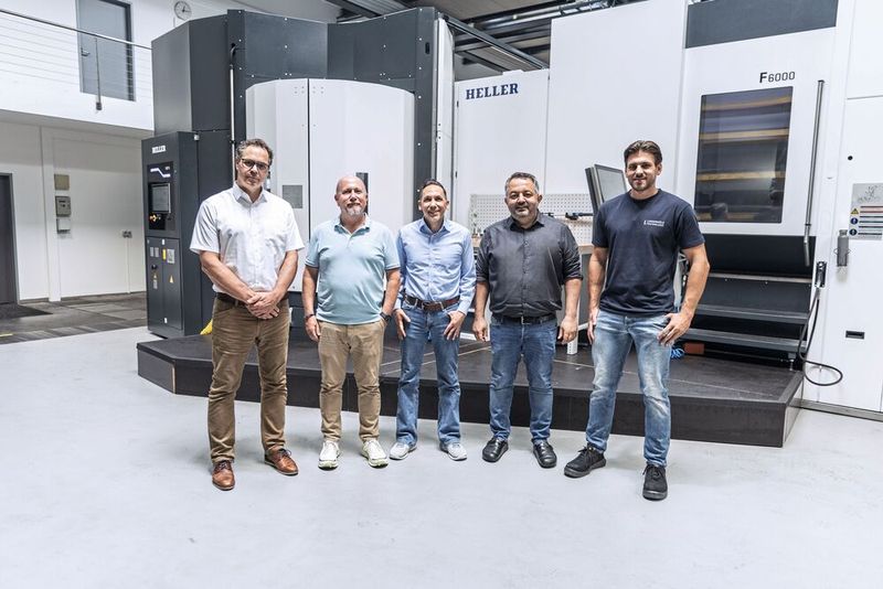 Ein gutes und eingespieltes Team, das sich gegenseitig zu schätzen weiß (v. l.): Joachim Schütz, Serviceberater, und Erich Stolz, Gebietsvertriebsleiter bei Heller; Klaus Lingenhöle, Geschäftsführer, Mevlüt Kaynarca, Leiter Vertrieb und Einkauf, und Daniel Bischof, Leiter Produktion bei Lingenhöle. (Bild: Heller)