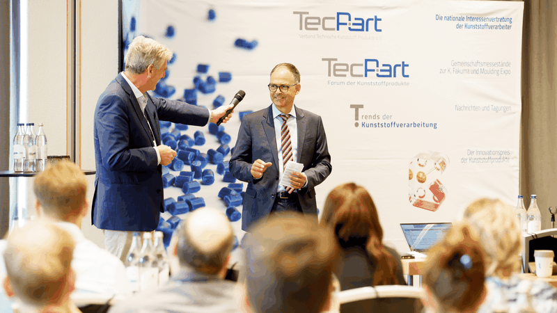 Eröffnung der Tecpart Jahrestagung in Erfurt mit Felix Loose (l.) und Michael Weigelt.(Bild:  Tecpart)