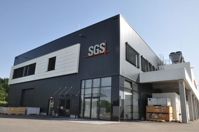 Bidl 3: Das neue e-Mobility-Labor der SGS im Gewerbegebiet Gelting-Ost der Stadt Geretsried befindet sich in einem multifunktionales Gebäude.  (SGS-Gruppe Deutschland)
