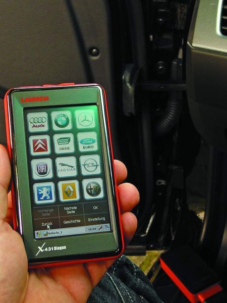 Der neue handliche Multimarken-Tester X-431 Diagun von Launch ist gut für die schnelle Diagnose z. B. in der Reparaturannahme geeignet.  (Foto: Launch)