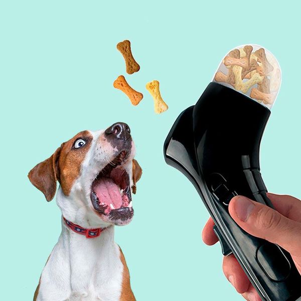 Wenn dem Bürohund langweilig wird, hilft die Leckerli-Schleuder für 9,95 Euro bei Radbag. (Radbag)