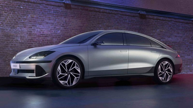 Auf der gleichen Plattform ist jetzt die Limousine Ioniq 6 gestartet. (Bild: Hyundai)