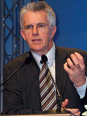 „Freuen Sie sich, dass Energie teurer wurde. Denn für die Automatisierungsbranche eröffnen sich damit gigantische Möglichkeiten, wenn es darum geht, Energie zu sparen.“ Prof. Thomas Straubhaar, Direktor des HWWI. (Archiv: Vogel Business Media)