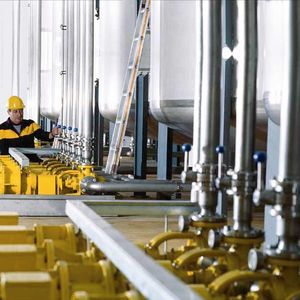 Service production center for specialty lubricants