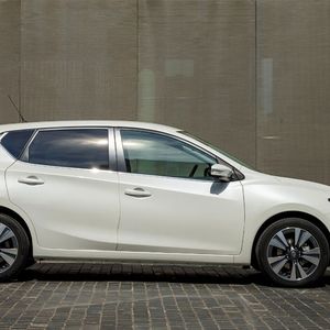 Wie üblich bei Nissan ist der Pulsar in den Ausstattungslinien Visia, Acenta und Tekna zu haben.(Foto: Nissan)