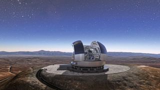 Künstlerische Darstellung des ELT: Das Extremely Large Telescope wird auf dem Berg Cerro Armazones in der chilenischen Wüste errichtet.  (Bild: ELT concept / ESO/L. Calçada / CC BY 4.0)