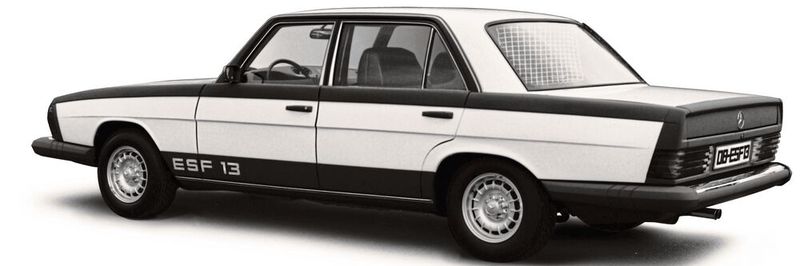 Das ESF 13 von 1972 ist eine überarbeitete Variante des ESF 05. Die Änderungen der Außenabmessungen ergeben sich in erster Linie durch die Neugestaltung von Bug und Heck.  (Bild: Daimler AG)