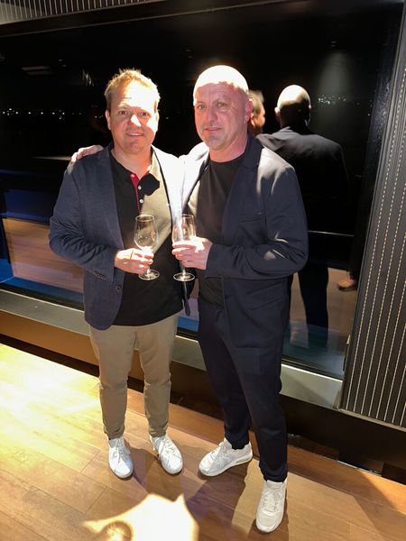 Marcus Bünger (l., Bechtle) und Alexander Bruchhage (ALSO) unterhielten sich sehr ausgiebig beim flackernden Flurlicht. (Bild: Vogel IT-Medien)