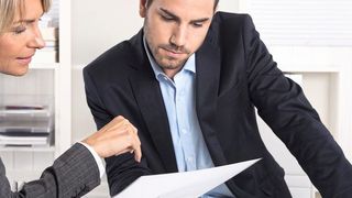 Schwierige Gespräche erfordern eine sorgfältige Vorbereitung. Führungskräfte sollten sich stets fragen, welches Ziel sie verfolgen und auf welchen Realitätsanker sie sich beziehen wollen. (www.foto-und-mehr.de)