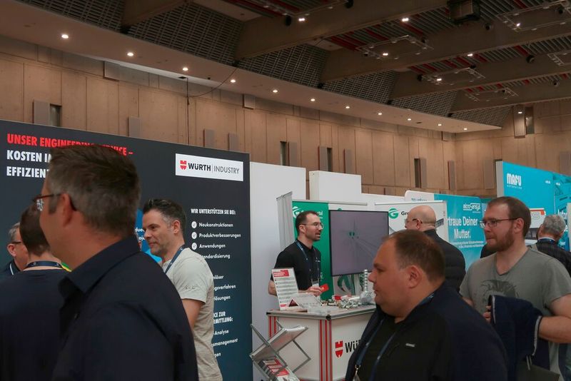 Impressionen von der Verbindungstechnikmesse Schraubtec am 16. April in der Stuttgarter Carl-Benz-Arena ... (Bild: P. Königsreuther)