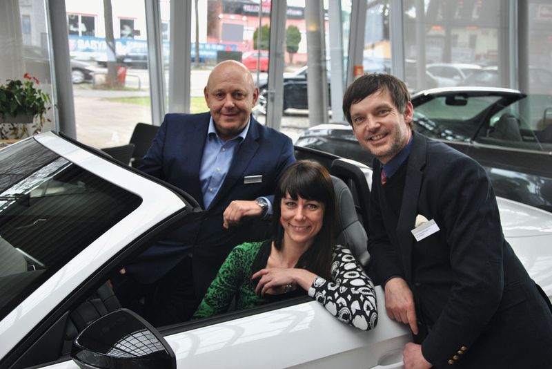 Das Team um Betriebsleiter Michael Naumann (re.) lässt sich immer wieder neue Vertriebsideen einfallen. (v. Maltzan/»kfz-betrieb«)