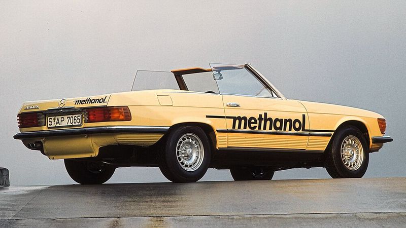 Ein 450 SL aus dem Jahr 1974 mit einem auf Methanol optimierten Ottomotor mit 252 PS Leistung. (Bild: Daimler AG)