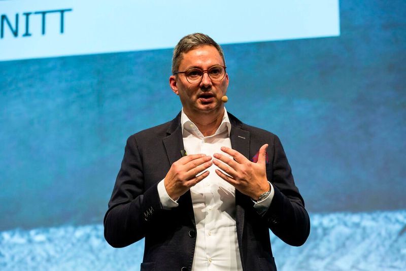 Torsten Wesche von Mobile.de erklärte, wie Kfz-Betriebe von Onlinebewertungen profitieren können. (Stefan Bausewein)