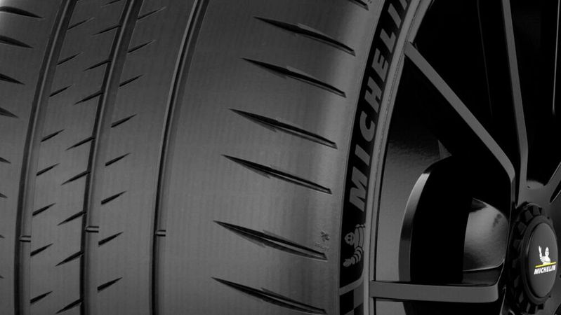 Michelin wird in Deutschland bis 2025 zwei Werke schließen und die Produktion von Lkw-Reifen verlagern.(Bild:  Michelin)