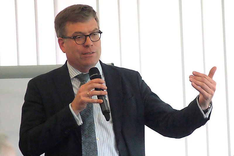 Jan-Nikolas Sontag, Geschäftsführer des Kfz-Gewerbes Schleswig-Holstein, begrüßte die Teilnehmer des zweiten Digitaltags in Kiel. (Zietz/»kfz-betrieb«)