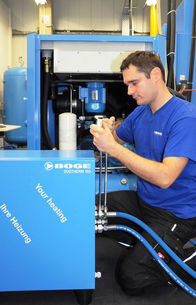 Kernstück des Boge-Wärmerückgewinnungssystems ist ein Plattenwärmeaustauscher, der mit wenigen Handgriffen an das Ölsystem des Verdichters und das Brauch- oder Prozesswassernetz angeschlossen wird.  (Bild: Boge Kompressoren)