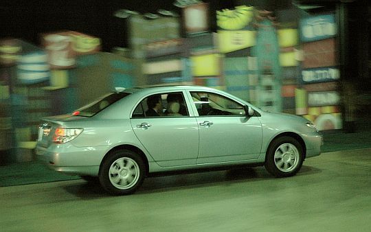 Der BYD F3 DM ist eine kompakte, viertürige Stufenhecklimousine mit Hybridantrieb. (Archiv: Vogel Business Media)