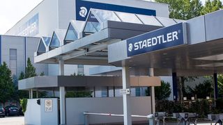 Wenn Bleistifte gut angespitzt sind, ist das erfreulich! Doch bei Staedtler hat sich die geschäftliche Lage offensichtlich zugespitzt, weshalb man die Werke Neumarkt und Sugenheim schließen will ... (Bild: Staedtler)