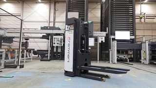 Fahrerlose Transportsysteme seien eine smarte Erweiterung von Laserschneidzentren, um den Transport von Blechtafeln und palettierter Blechteile zu automatisieren. (Bild: Remmert)