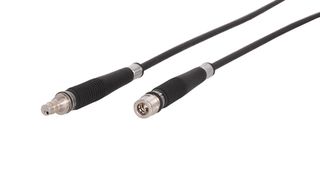 Die kleineren Proportionen dieses Fiberoptik-Steckverbinders sollen Anbietern von Wireless Infrastruktur den Zugang zu neuen Zielgebieten und den Netzwerkausbau mit höherer Kapazität erlauben.  (Huber+Suhner)