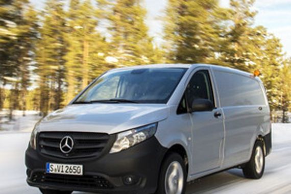 Lieferdienste, Gewerbetreibende oder Handwerker, die oft bei Eis und Schnee oder auf Baustellenstraßen unterwegs sein müssen, hat Mercedes mit dem neuen Vito 4x4 im Visier.