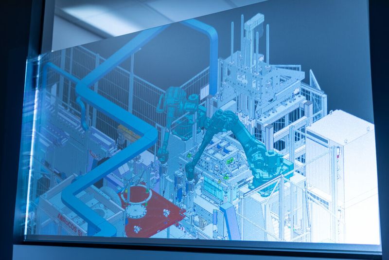 Mit dem in NX erstellten CAD-Modell der Batterie-Maschine können die Ingenieure von Rosendahl Nextrom sämtliche Abläufe simulieren. (HACKLFOTO)