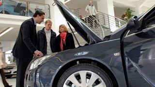 Autokäufer würden überwiegend zu Verbrennern greifen. (Bild: ADAC)