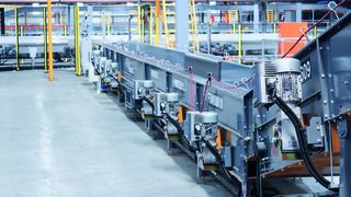 Modern gefördert! Die Frequenzumrichter der Serie Nordac Flex SK 205E hat Getriebebau Nord exakt für die Anforderungen von Förderanlagen in der Logistik konzipiert, wie es heißt. Sie könnten in diesem Metier diverse Antriebsaufgaben unterstützen. (Getriebebau Nord)