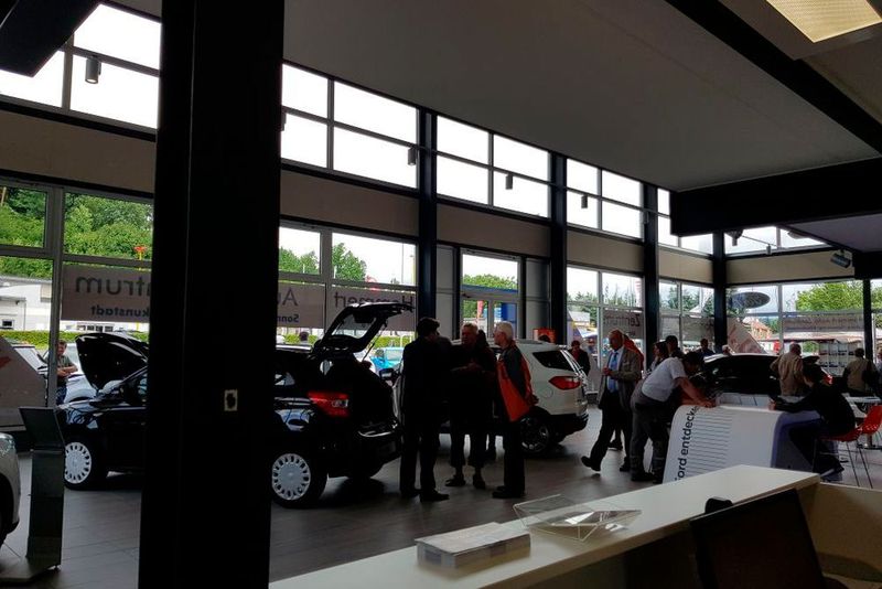 Neue Fliesen, neue Möbel... (Hommert)