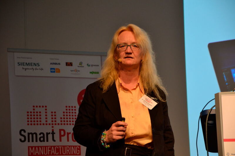 Dr. Dorothea Schwarz, Evonik Das Evonik Datenmodell - Ein Wegbereiter für Industrie 4.0 mehr  (Process)