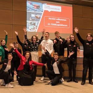 Die Team-Kollegen, die für ein rundum gelungenes Team-Logistikforum im Heinz-Nixdorf-Museumsforum in Paderborn gesorgt haben.(Bild:  Team)