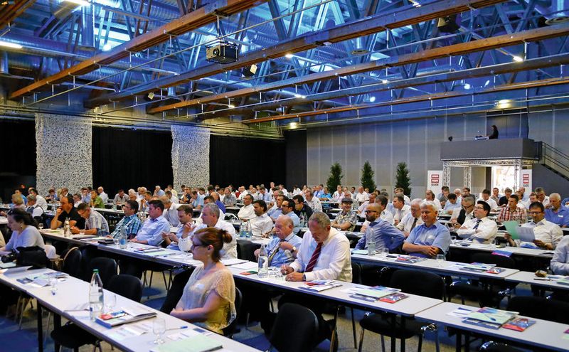 Rund 250 Teilnehmer aus der Maschinen-, Elektro- und Metallbranche kamen am 26. August nach St. Gallen um den Referenten zu zuhören. (VBM / Sergio Caré)