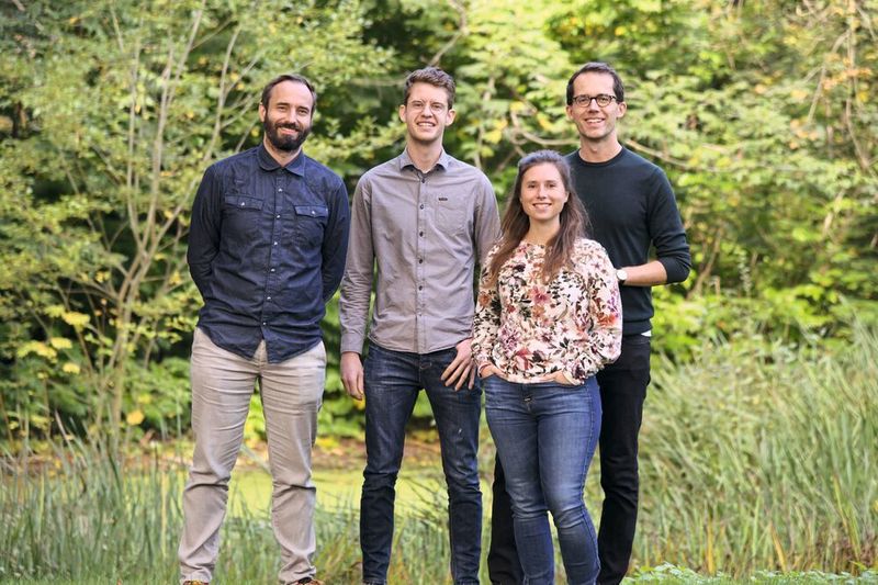 Das Team zum Projekt FishFlow an der Universität Bonn (von links): Dr. Hendrik Herzog, Christian Grünewald, Leandra Hamann und Prof. Dr. Alexander Blanke. (Peter Rühr/Uni Bonn)
