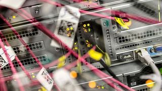 Heute haben in Biere der Ministerpräsident von Sachsen-Anhalt, Reiner Haseloff, und Thomas Kremer, Vorstand Deutsche Telekom, eine weitere Ausbaustufe des dortigen Hochleistungsrechenzentrums in Betrieb genommen.  (Deutsche Telekom)