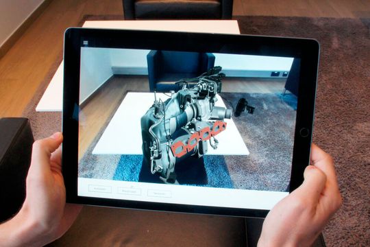 Audi setzt bei der Schulung des Handels rund um den neuen Audi A3 unter anderem auf  Augmented Reality.(Bild:  Audi)