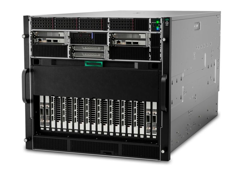 Auf zehn Höheneinheiten bringt es der luftgekühlte HPE Proliant DL585a Gen13 mit zwei AMD-Epyc-Prozessoren und Platz für bis zu acht doppelt breite PCI-Express-GPUs. (Bild: HPE)